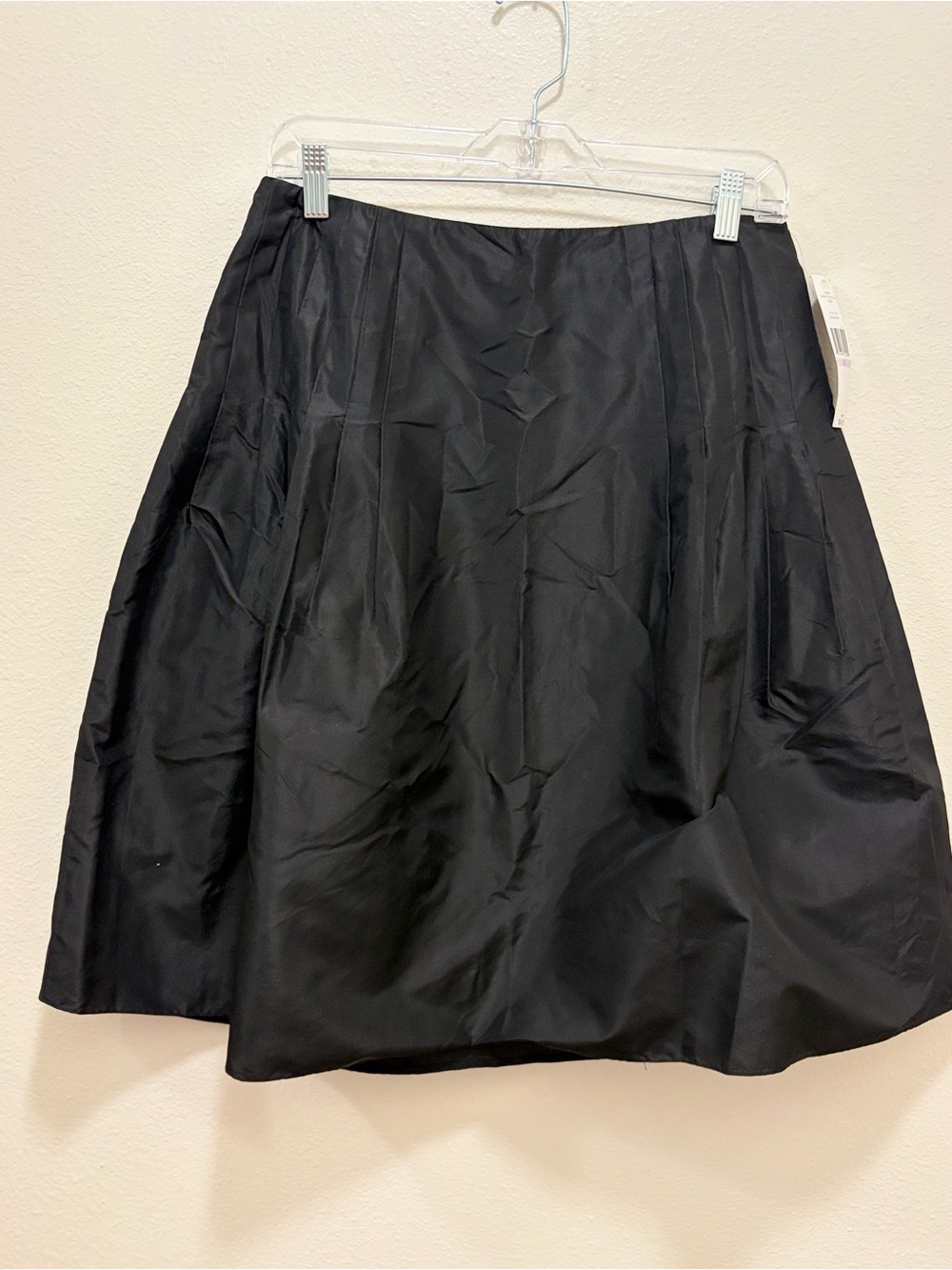 Black Silk A-Line Skirt Sz 6 Lined Luxe Cocktail Flirty Pleated Elegant CM Valvo